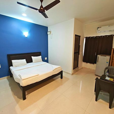 Calangute Turista Hotel Buitenkant foto