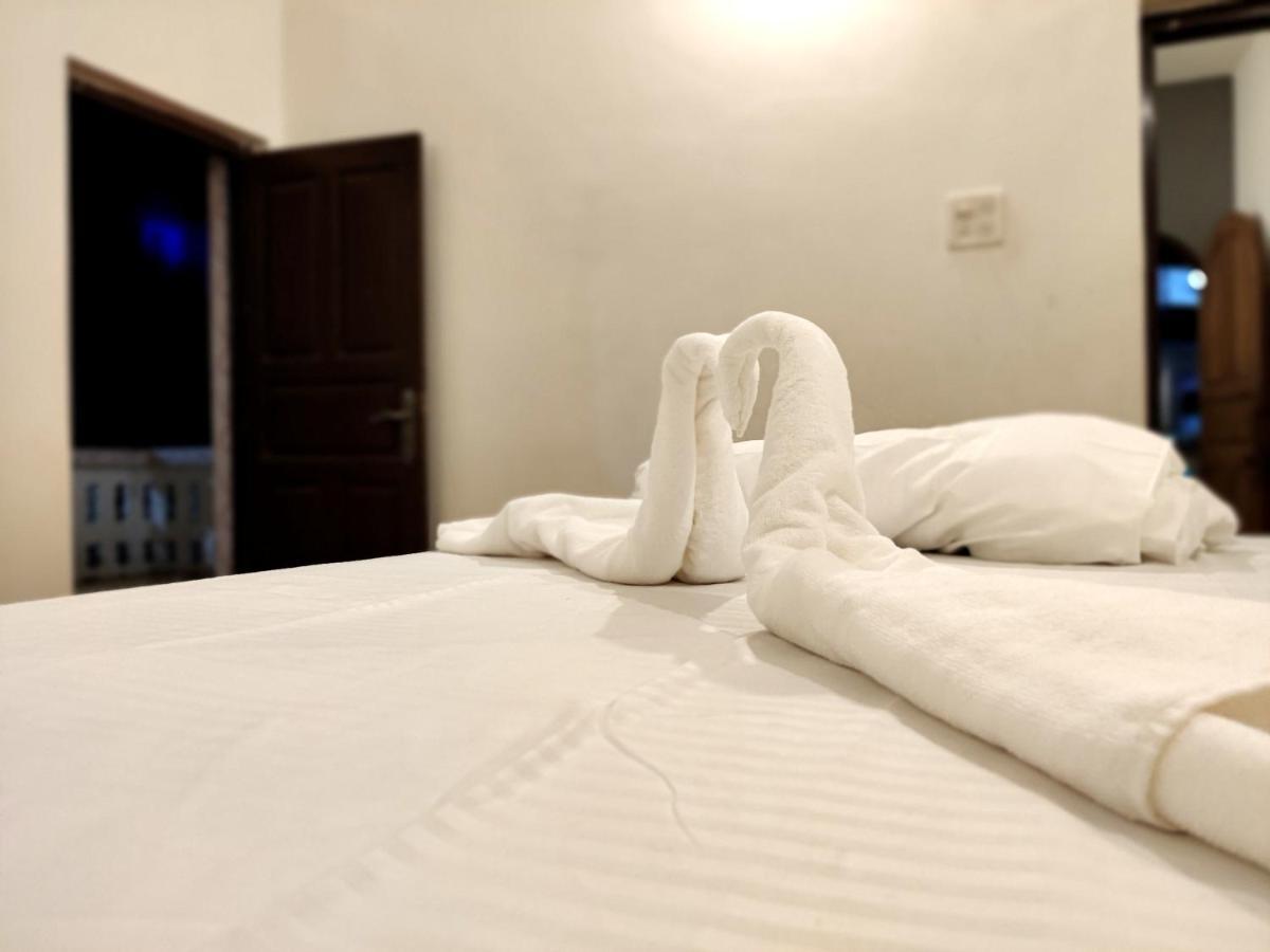 Calangute Turista Hotel Buitenkant foto