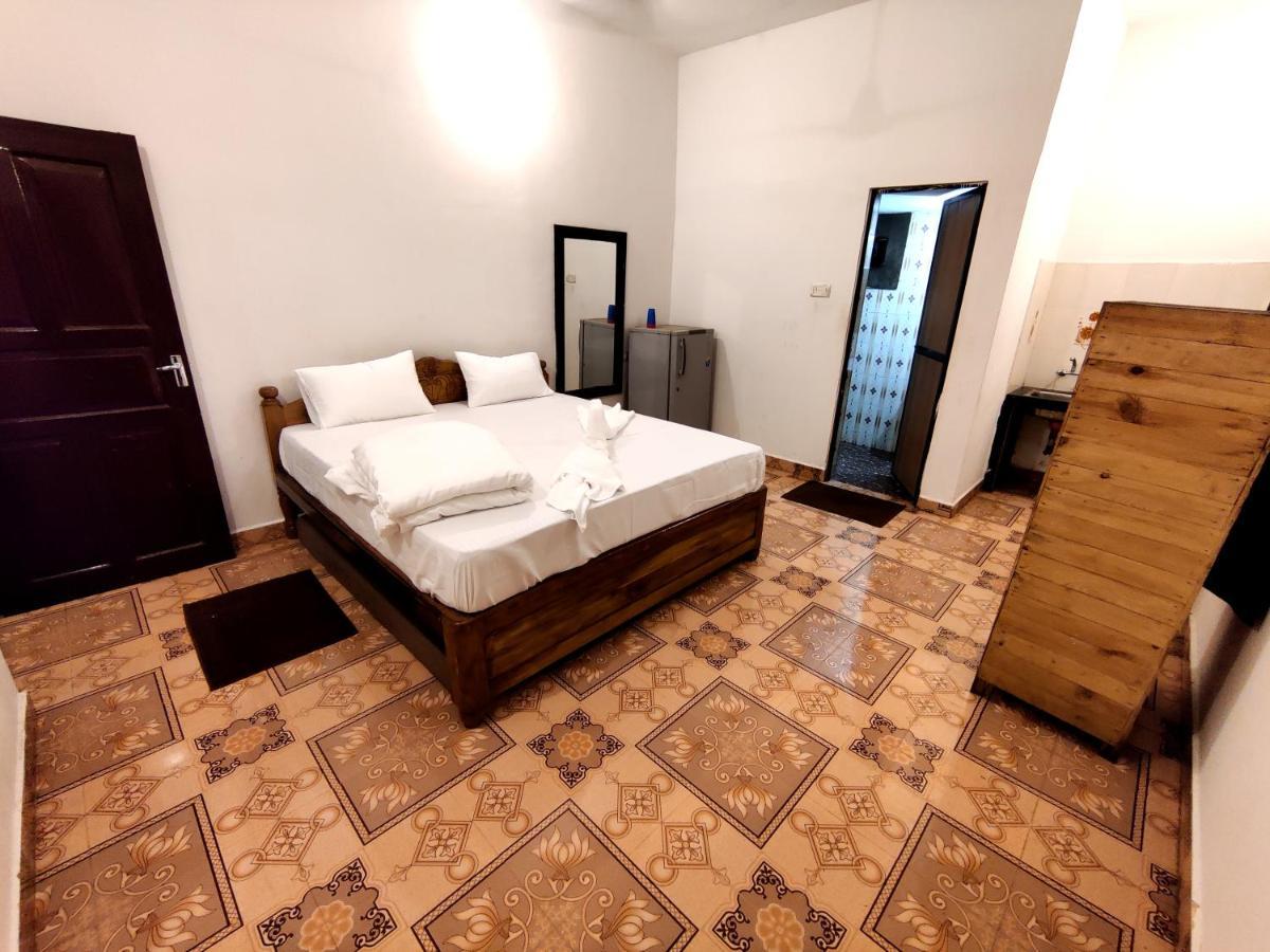 Calangute Turista Hotel Buitenkant foto