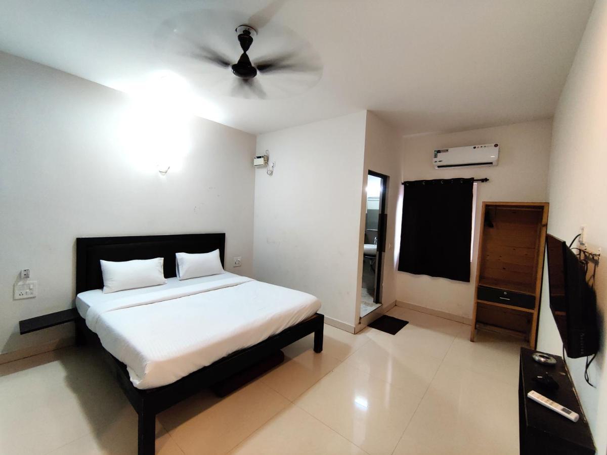 Calangute Turista Hotel Buitenkant foto