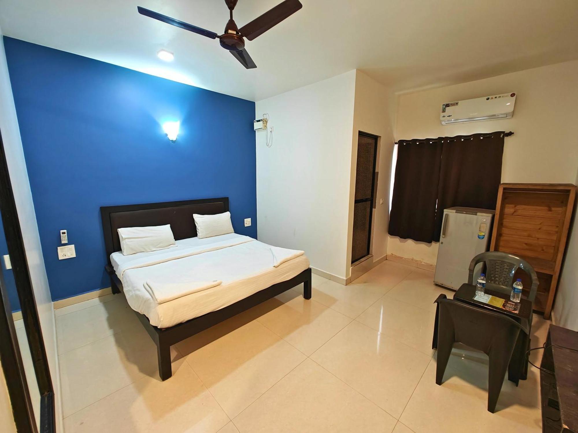 Calangute Turista Hotel Buitenkant foto